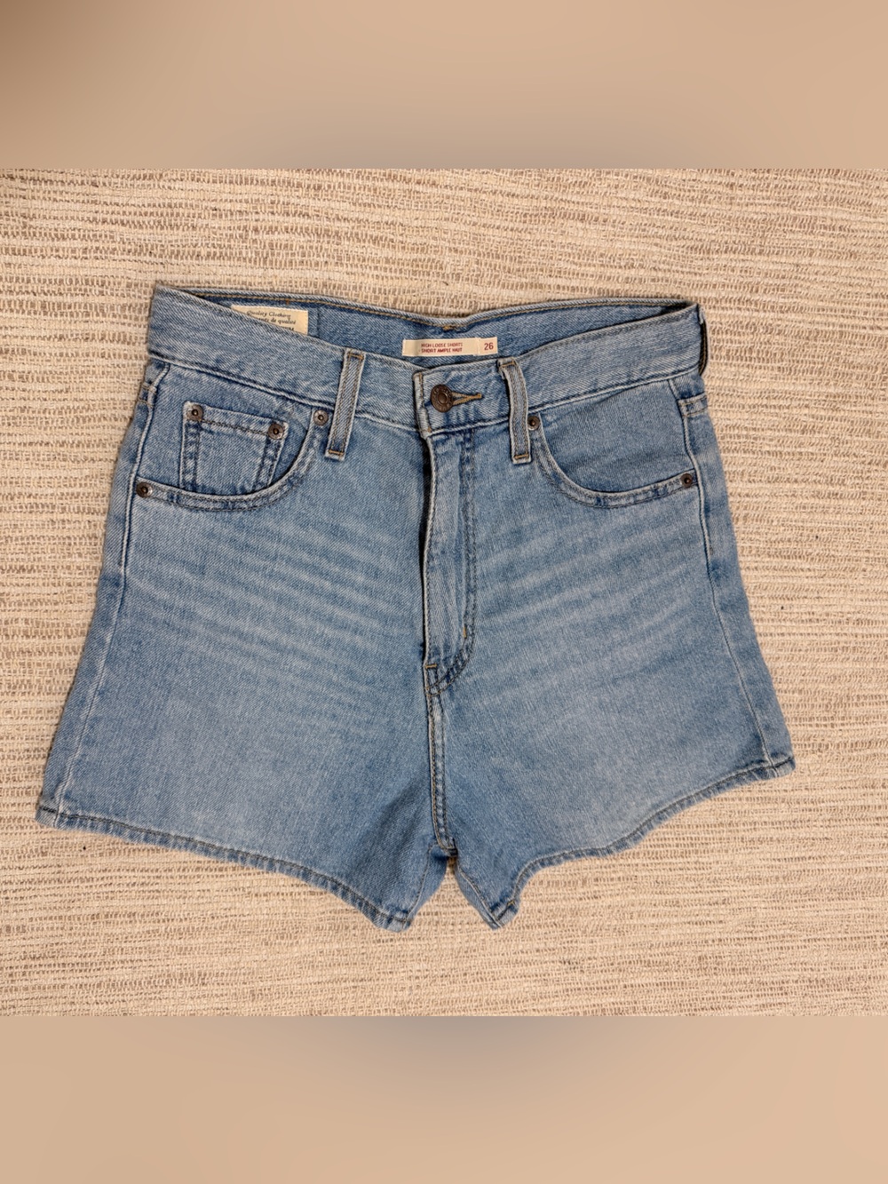 LEVI’S - Light Wash Blue Denim Women’s Shorts - Classic High-Waist